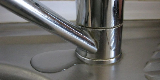 Капает смеситель в ванной или на кухне - как починить?